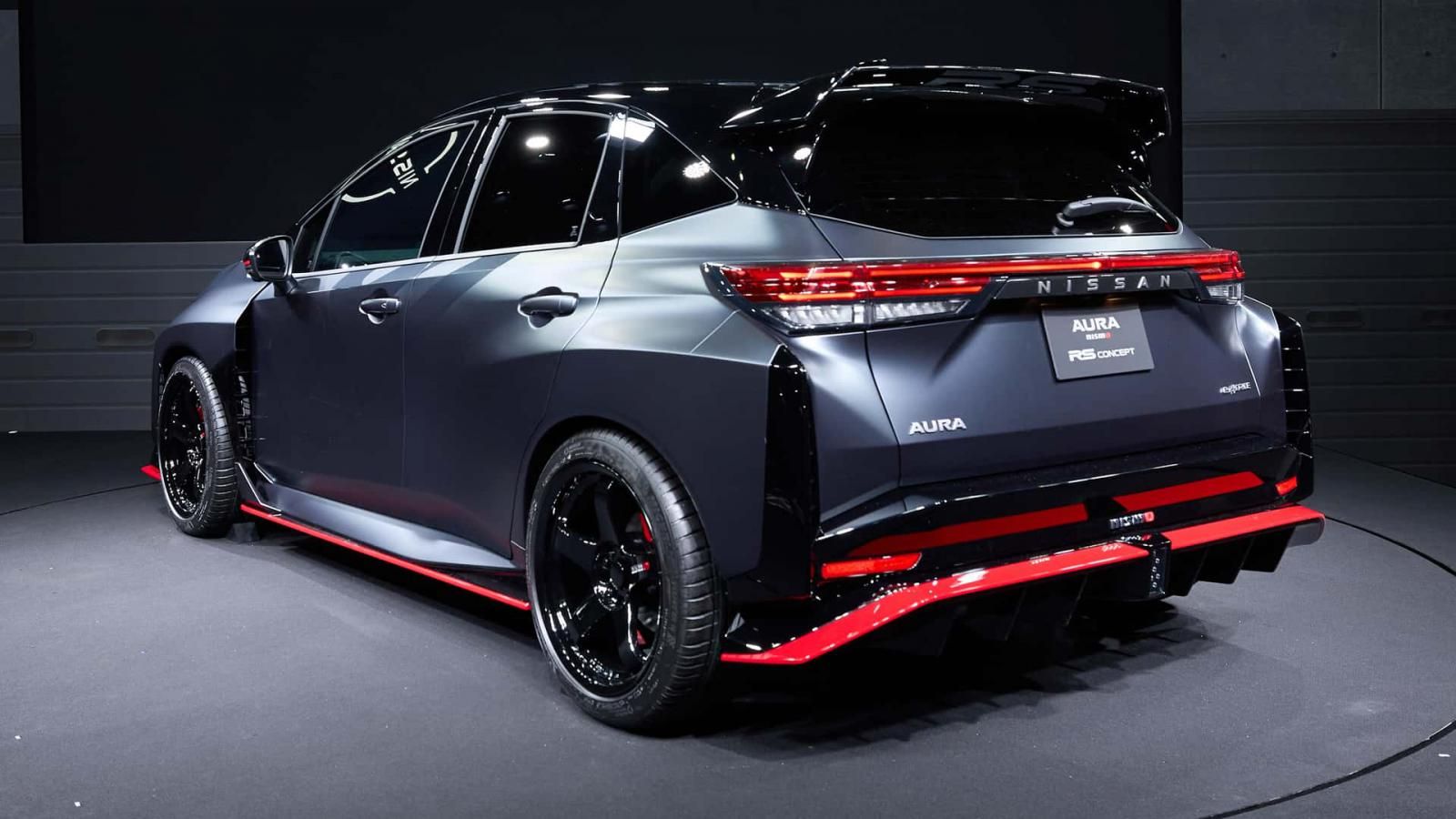 Το Aura NISMO RS μας δείχνει το νέο σπορ υβριδικό μοντέλο της Nissan